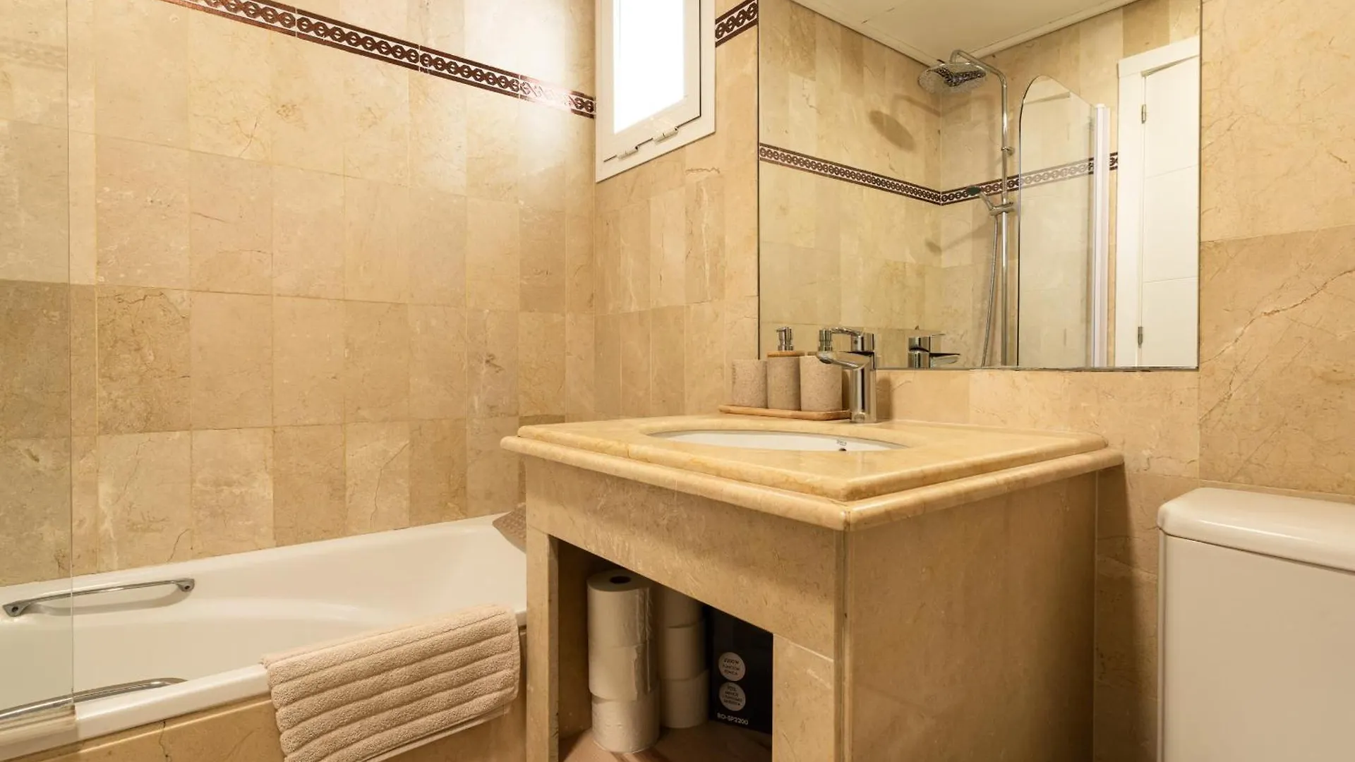 Costalita Corner Apartment Estepona