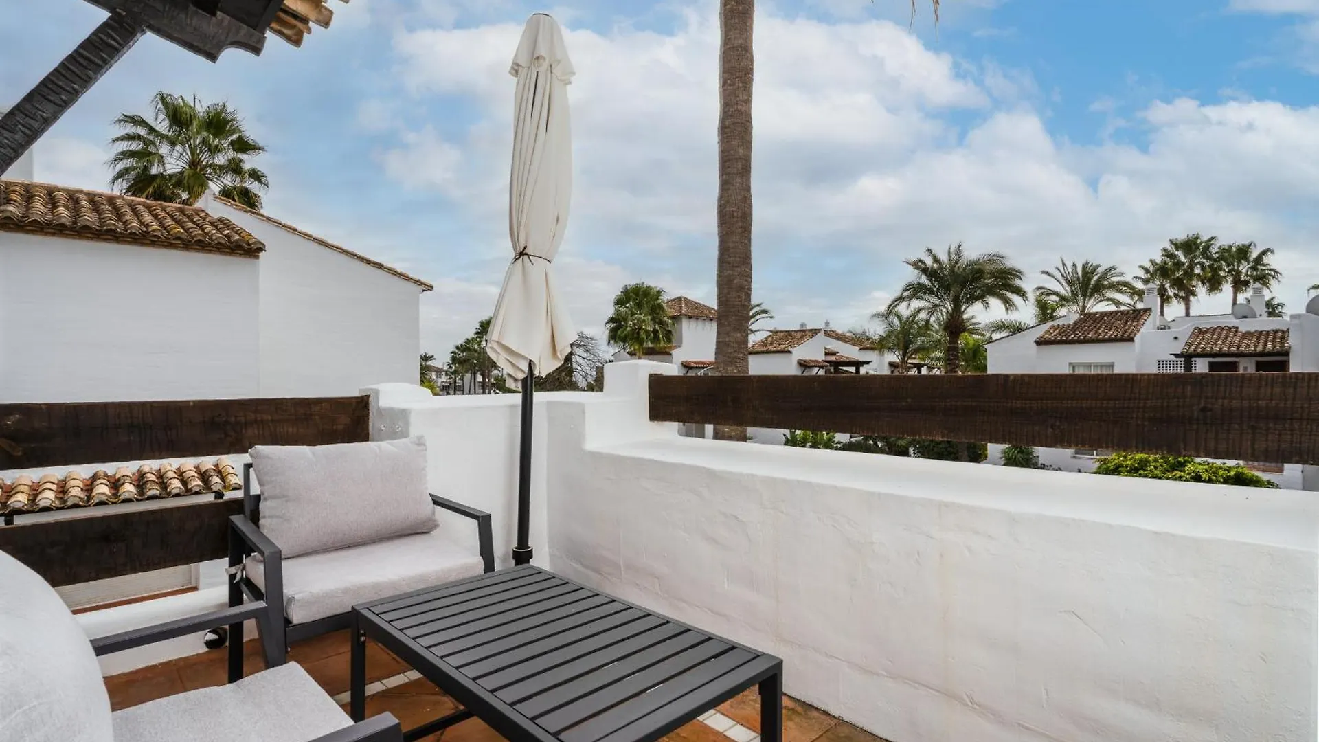 Costalita Corner Apartment location