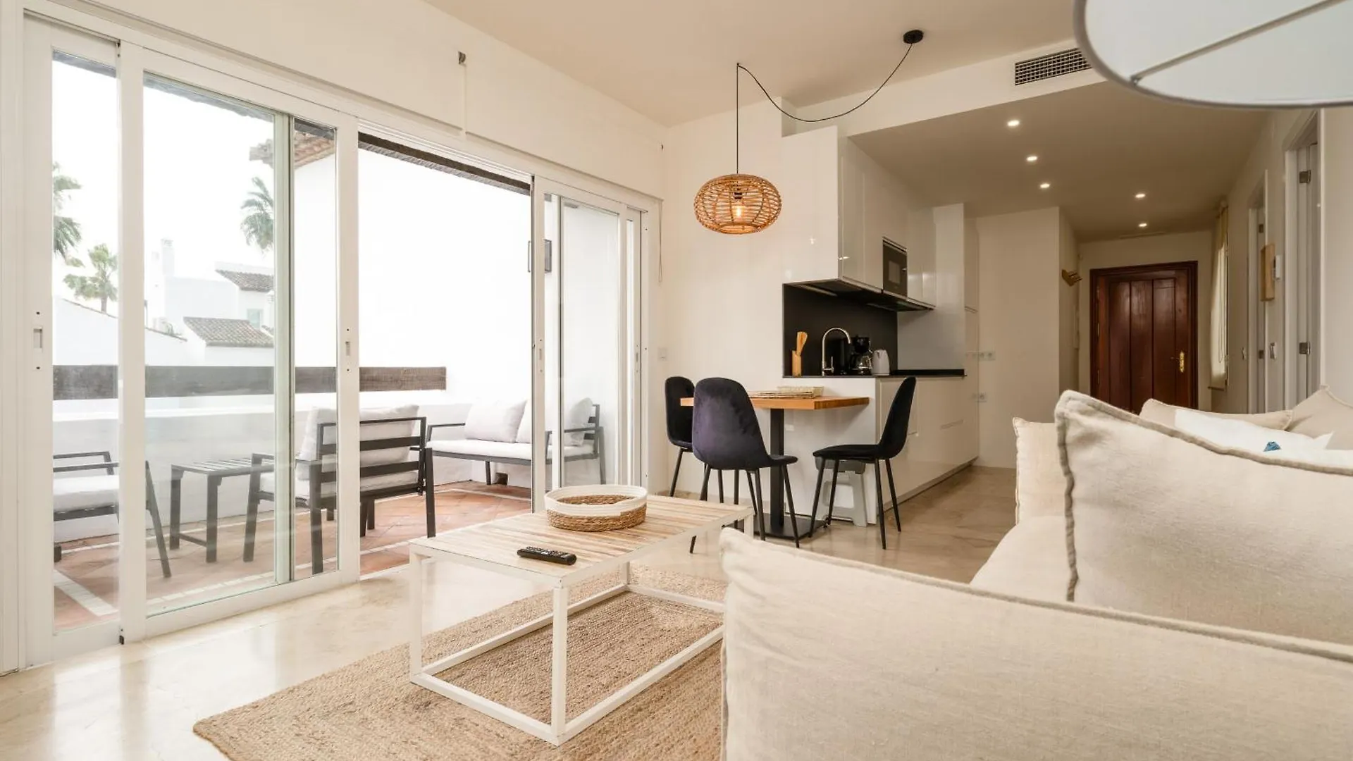 Costalita Corner Apartment Estepona